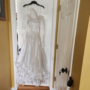 Ivory Embellished Women's Bridal dress